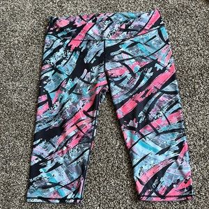 Women’s Large Fabletics Athletic Capri Pants